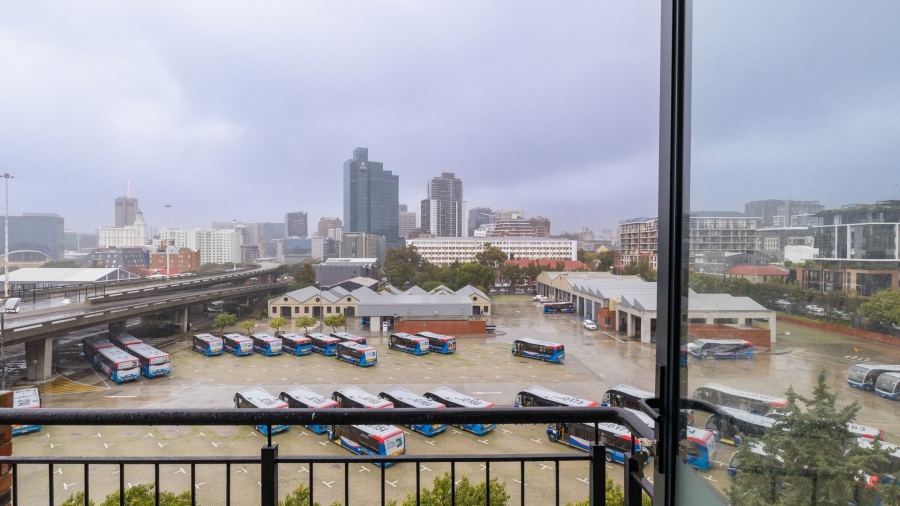 To Let 2 Bedroom Property for Rent in Green Point Western Cape